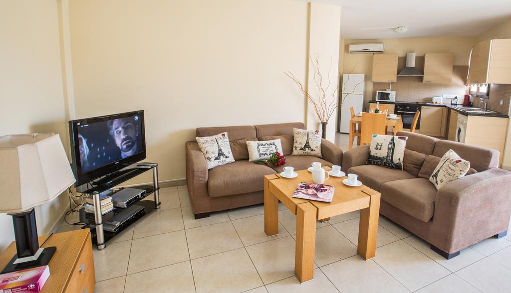 Napiana Apartments Ajía Nápa Szoba fotó