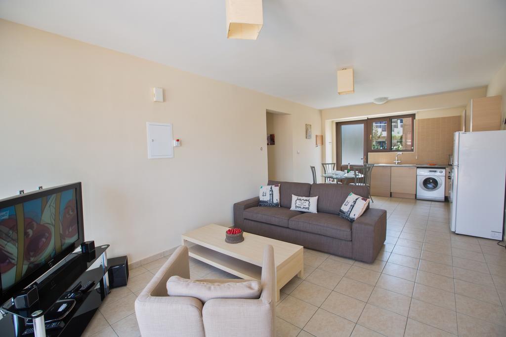 Napiana Apartments Ajía Nápa Szoba fotó