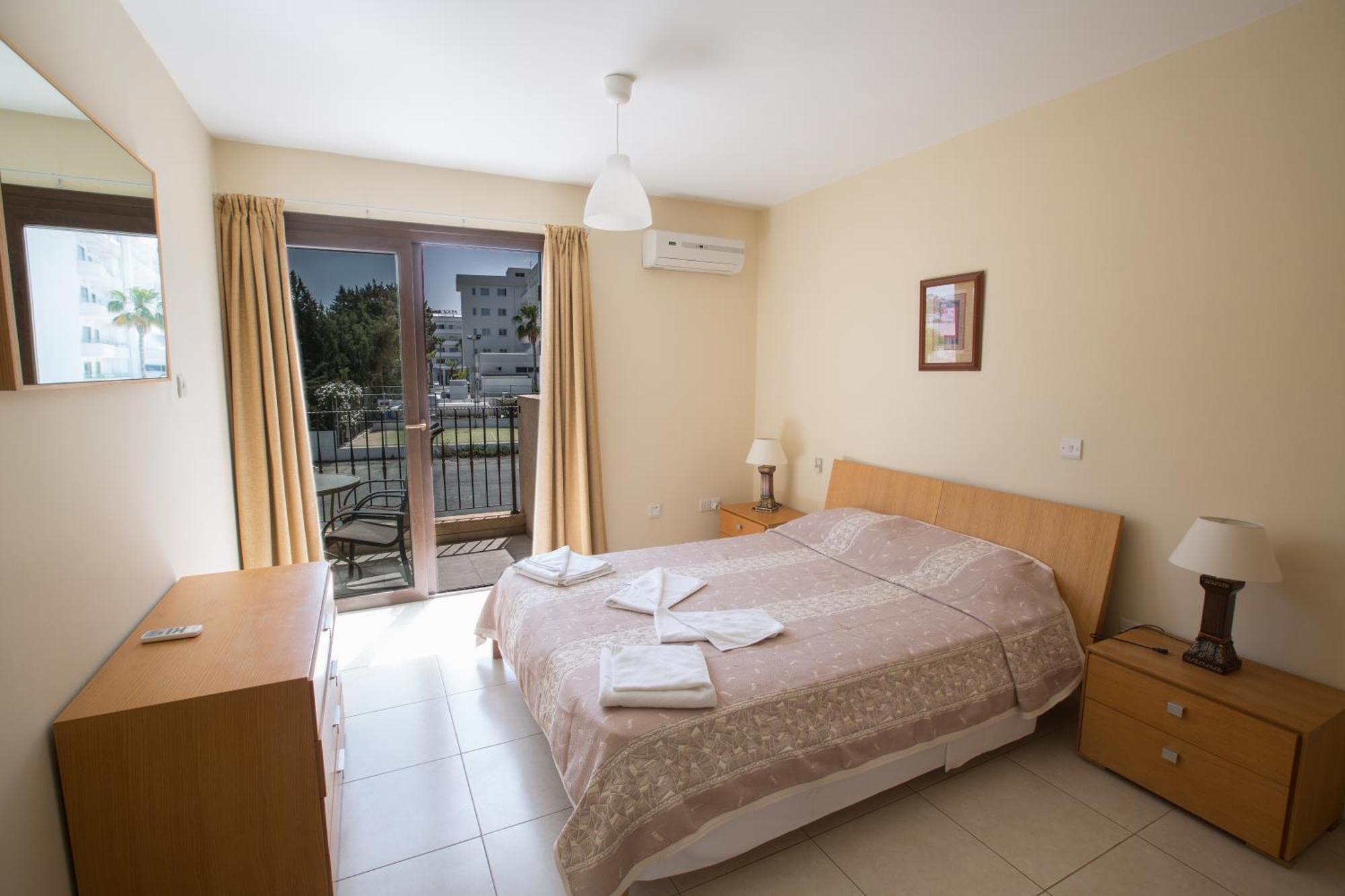 Napiana Apartments Ajía Nápa Szoba fotó