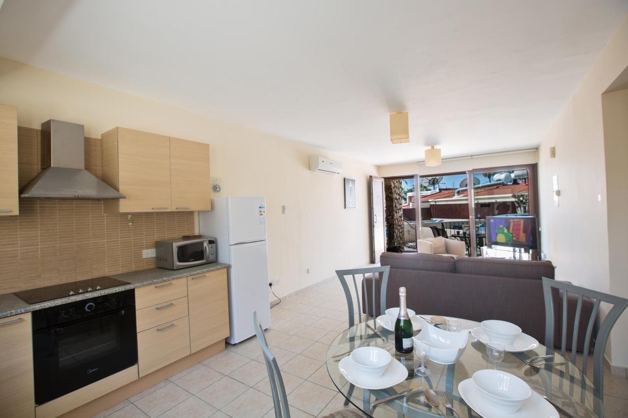 Napiana Apartments Ajía Nápa Szoba fotó