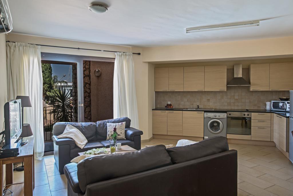 Napiana Apartments Ajía Nápa Kültér fotó